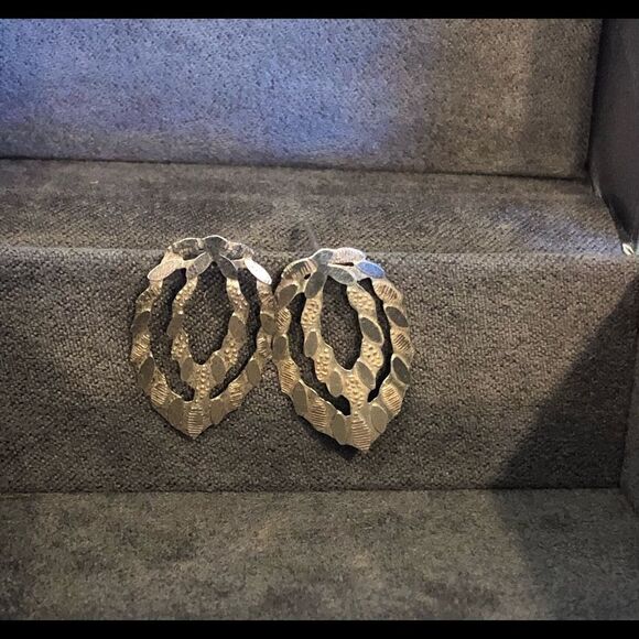 Silver Wreath Earrings (Retired Silpata) - Picture 1 of 4